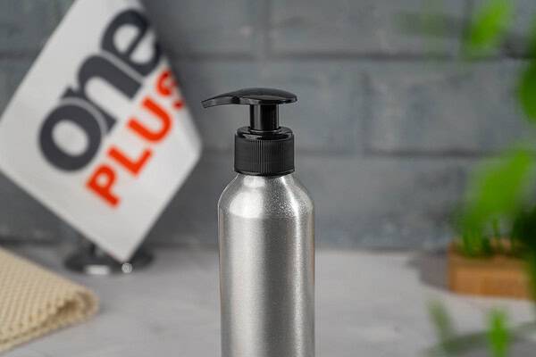 Nergis Losyon Pompası siyah renkli şişe ile montajlı